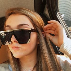 Meet your Posher, Demi